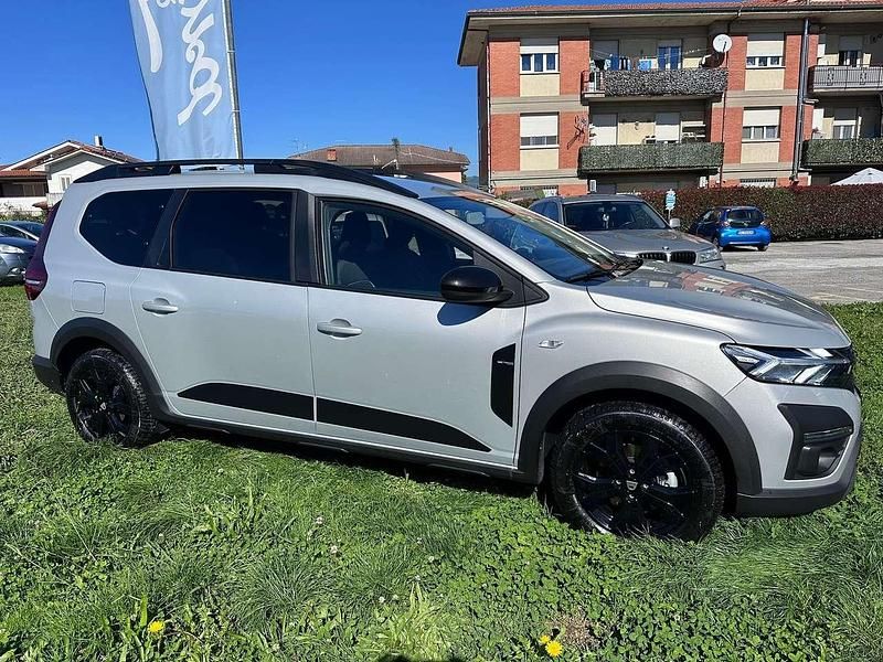 Usata Dacia Jogger Extreme 110 CV (80 kW) 2022 Argento Monovolume