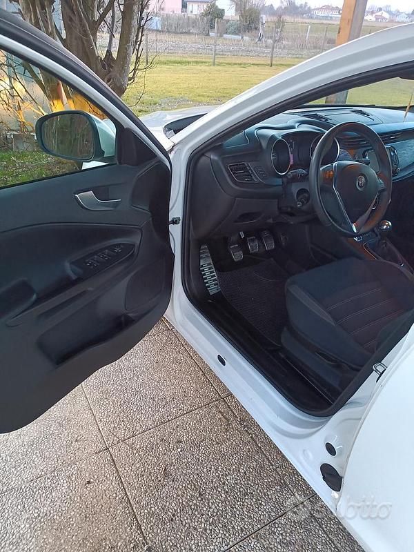 Usata Alfa Romeo Giulietta Super 120 CV (88 kW) 2019 Bianco Berlina