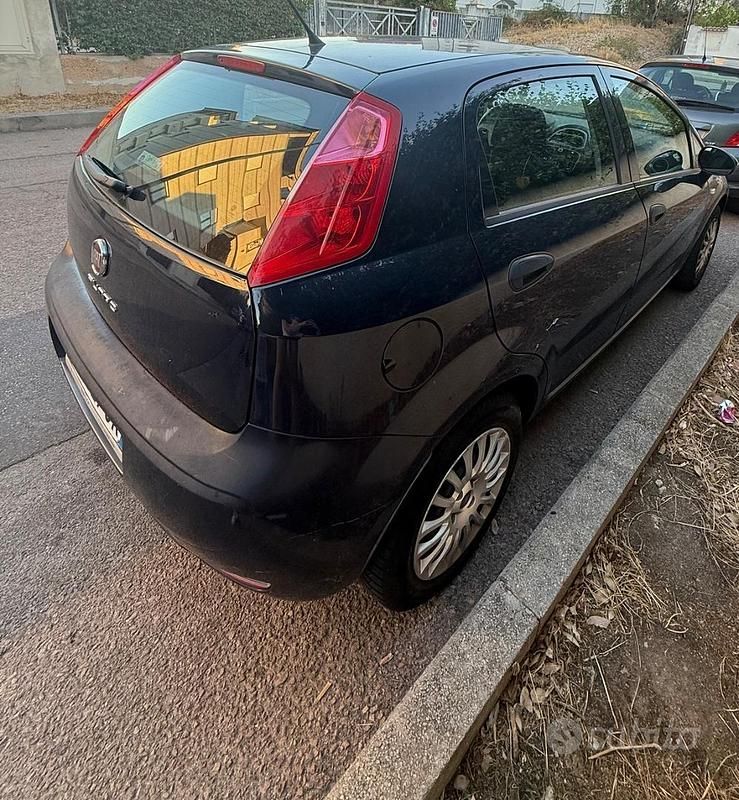 Usata 2016 Fiat Punto Due volumi | 8000 € (Cara) - Immagine 1/4