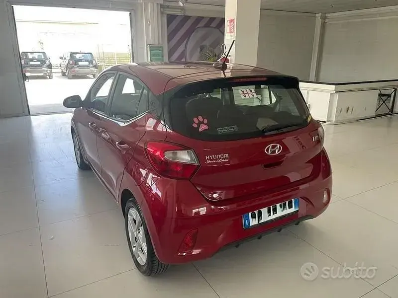 Usata Hyundai i10 67 CV (49 kW) 2021 Rosso Utilitaria