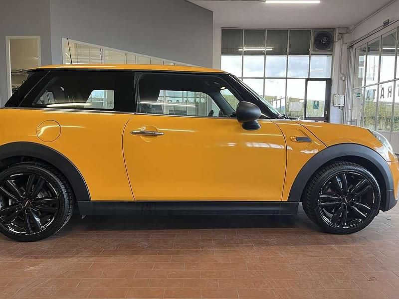 Usata Mini ONE 75 CV (55 kW) 2016 Utilitaria