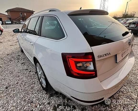 Usata Skoda Octavia G-TEC Executive 110 CV (80 kW) 2018 Bianco Station wagon
