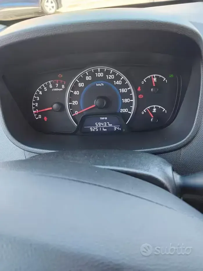 Usata Hyundai i10 69 CV (50 kW) 2017 Bluazzurro Utilitaria
