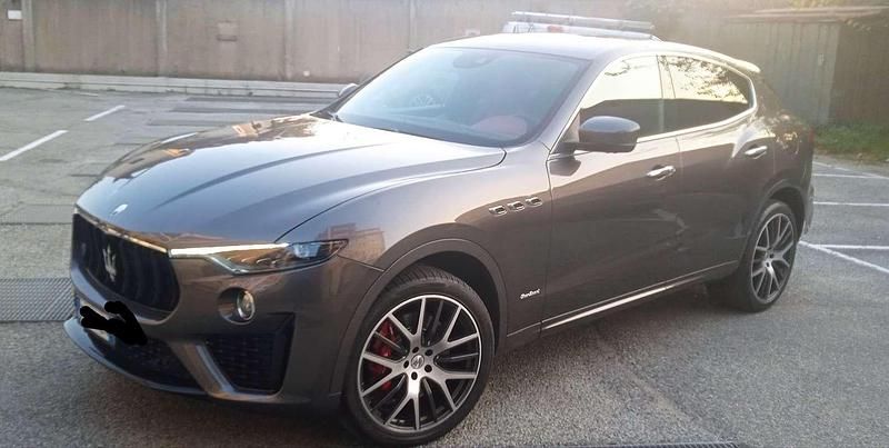 Usata Maserati Levante 250 CV (183 kW) 2019 Grigio SUV