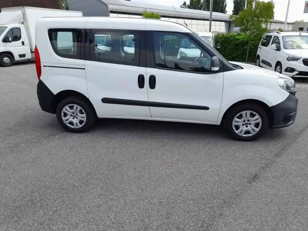 Usata Fiat Doblò 95 CV (69 kW) 2017 Bianco Monovolume