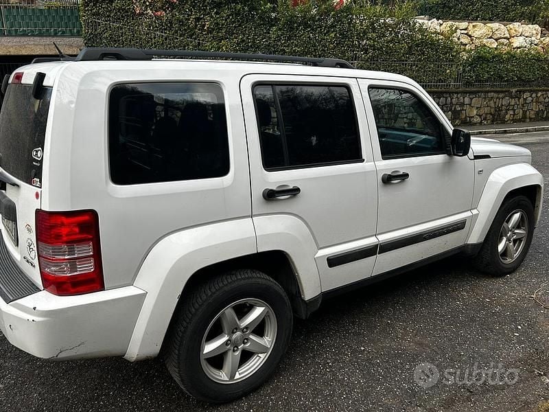 Usado Jeep Cherokee 200 CV (147 kW) 2012 Blanco SUV