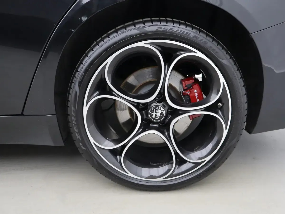 Usata Alfa Romeo Giulia Veloce 280 CV (205 kW) 2024 Nero Berlina