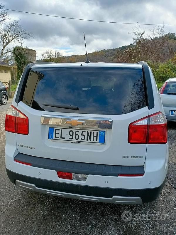 Usata Chevrolet Orlando 131 CV (96 kW) 2013 Bianco Monovolume