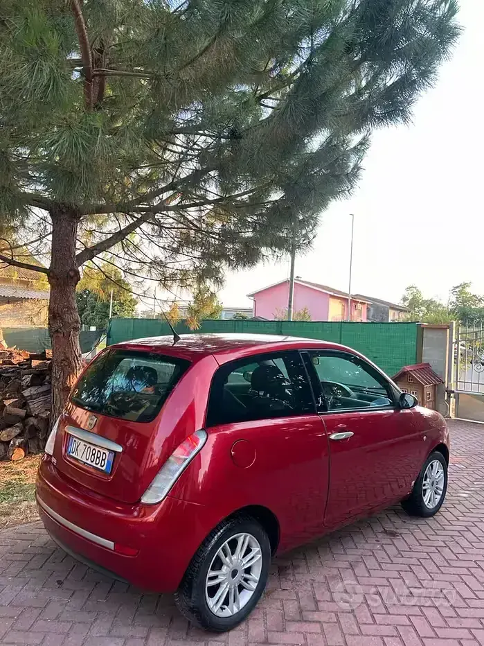 Usata Lancia Ypsilon 77 CV (56 kW) 2007 Rosso Utilitaria