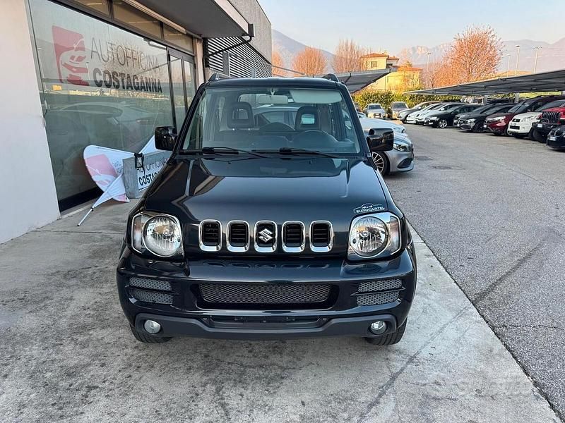 Usata Suzuki Jimny 86 CV (63 kW) 2012 Nero SUV