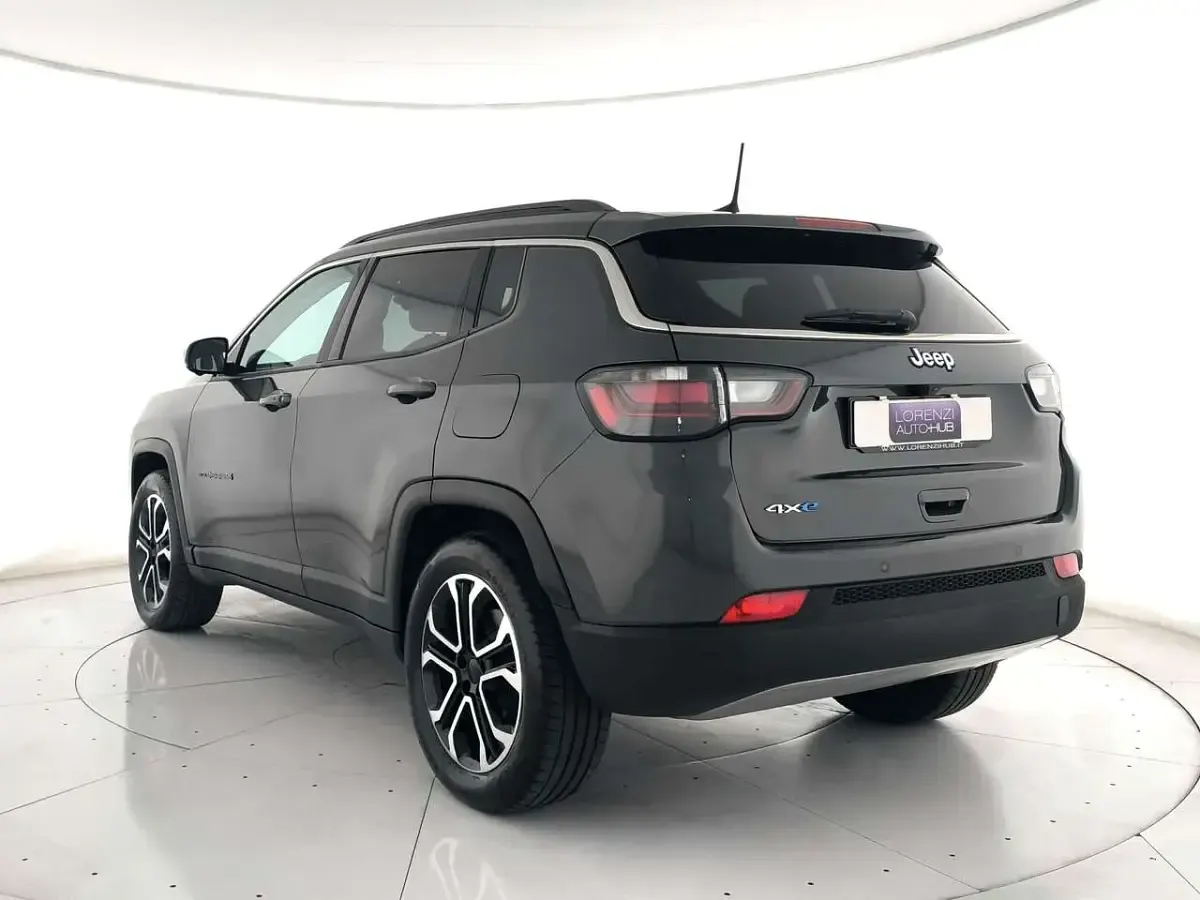 Usata Jeep Compass 131 CV (96 kW) 2023 Grigio metallizzato SUV