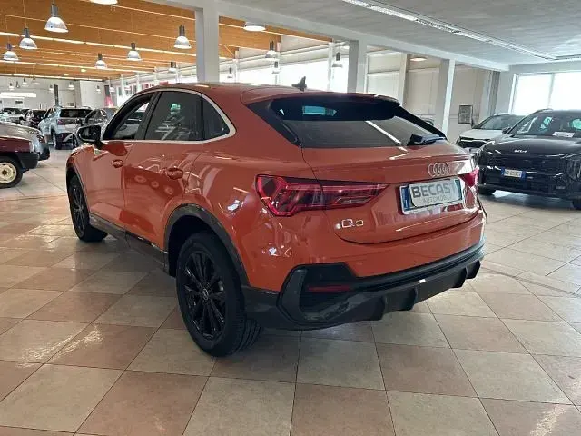 Usata Audi Q3 Sportback Business 150 CV (110 kW) 2022 Orange pastello SUV