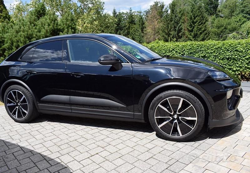 Usata Porsche Macan Electric 264 kW (360 CV) 2025 Nero SUV