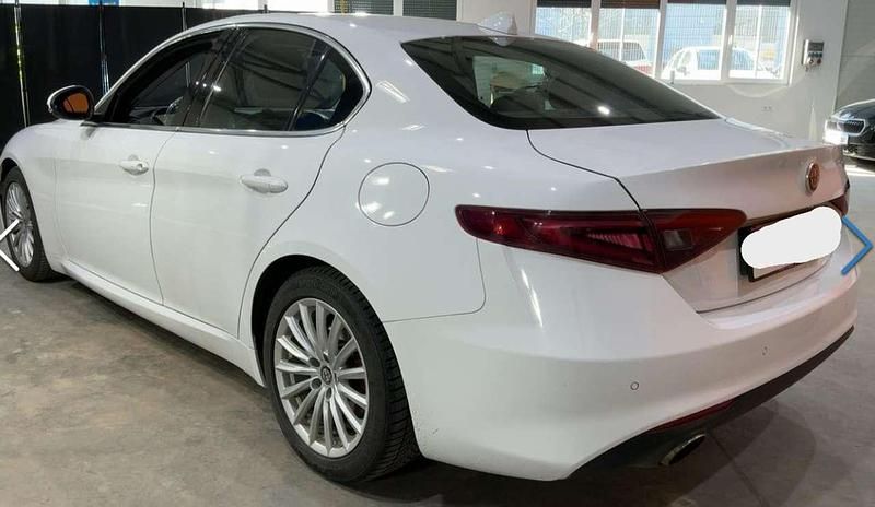 Usata Alfa Romeo Giulia Super 200 CV (147 kW) 2017 Bianco Berlina