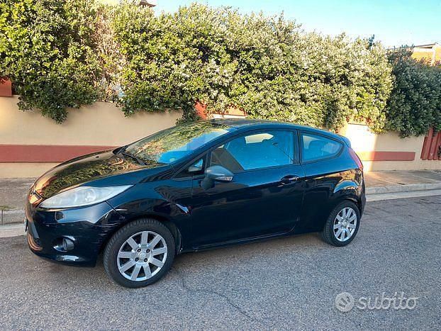 Usata Ford Fiesta 68 CV (50 kW) 2009 Nero Utilitaria