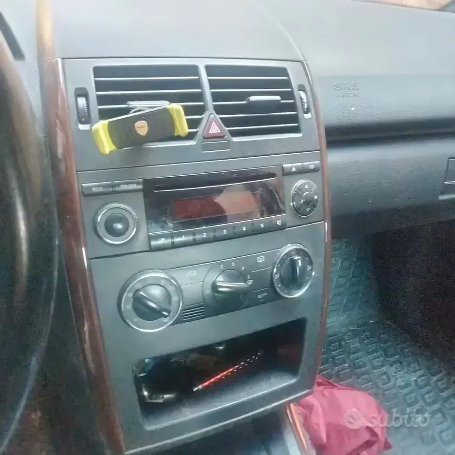 Usata Mercedes A180 109 CV (80 kW) 2006 Grigio Monovolume