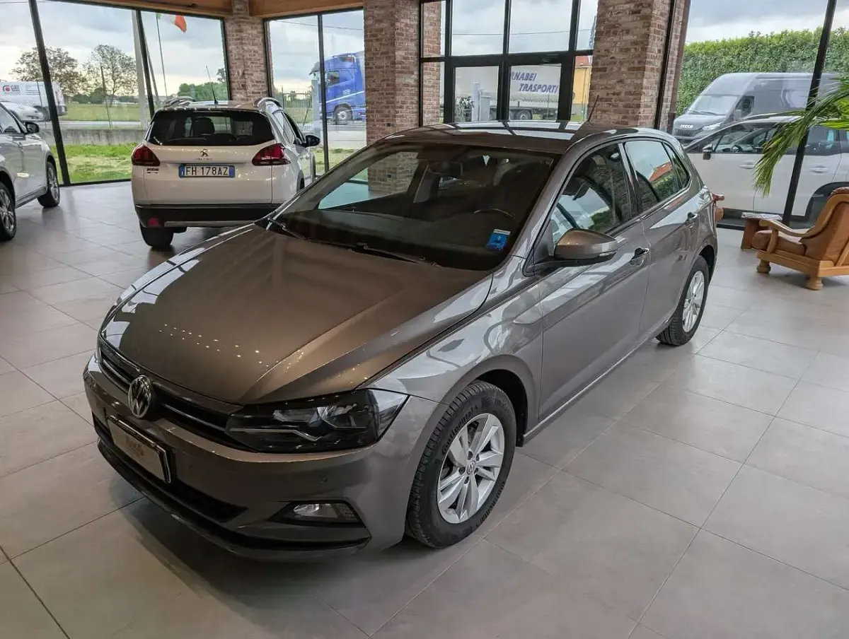 Usata VW Polo Comfortline 95 CV (69 kW) 2020 Grigio Utilitaria