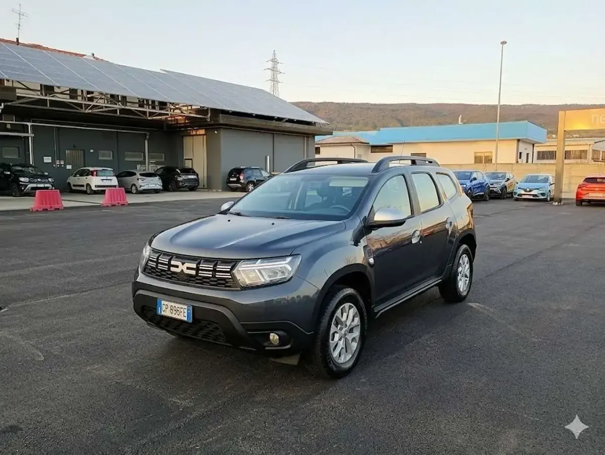 Usata Dacia Duster Expression 116 CV (85 kW) 2023 Grigio SUV