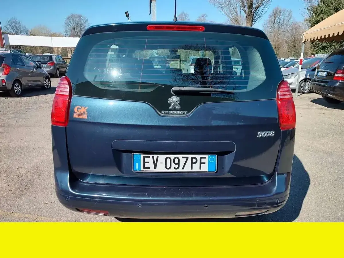 Usata Peugeot 5008 Business-Line 114 CV (83 kW) 2014 Other Monovolume