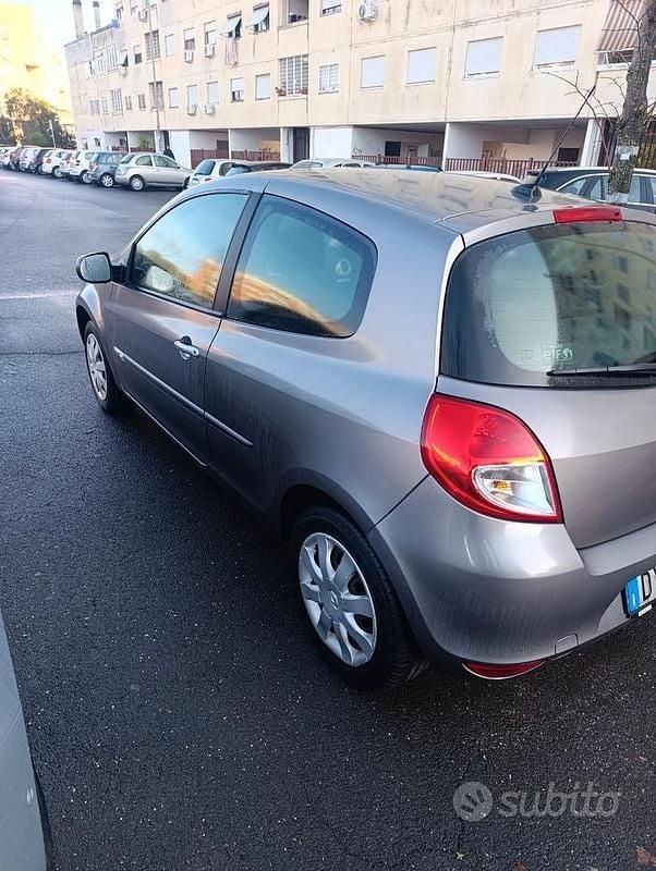 Usata Renault Clio II 2009 Berlina