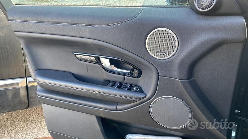 Usata Land Rover Range Rover evoque 150 CV (110 kW) 2017 Grigio SUV