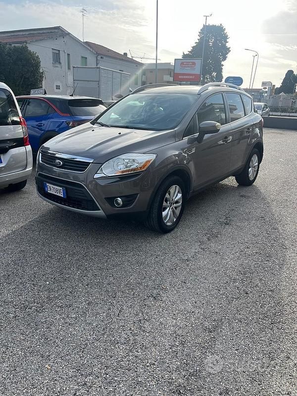 Usata Ford Kuga Titanium 163 CV (119 kW) 2013 Marrone SUV