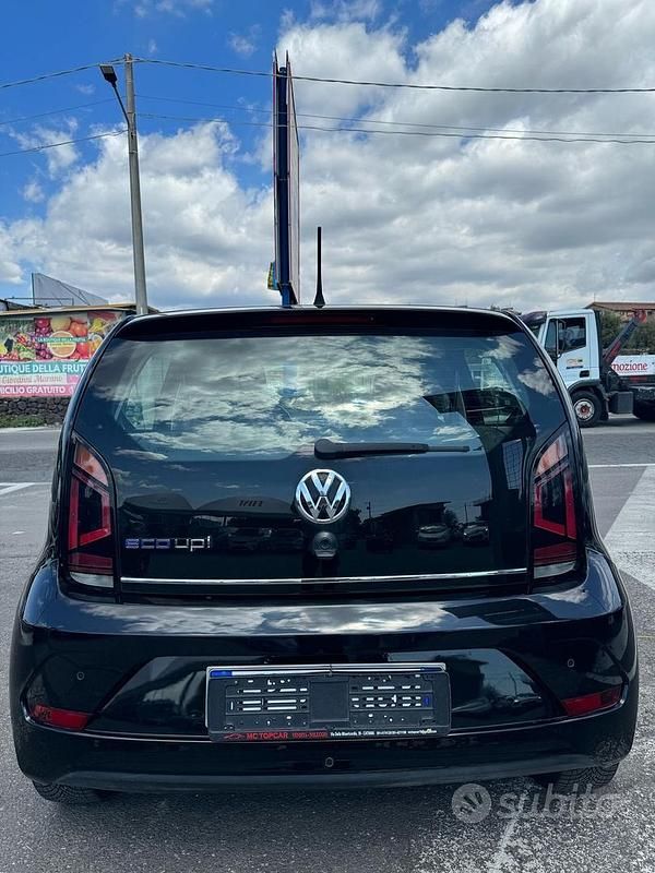 Usata VW up! 68 CV (50 kW) 2018 Nero Utilitaria