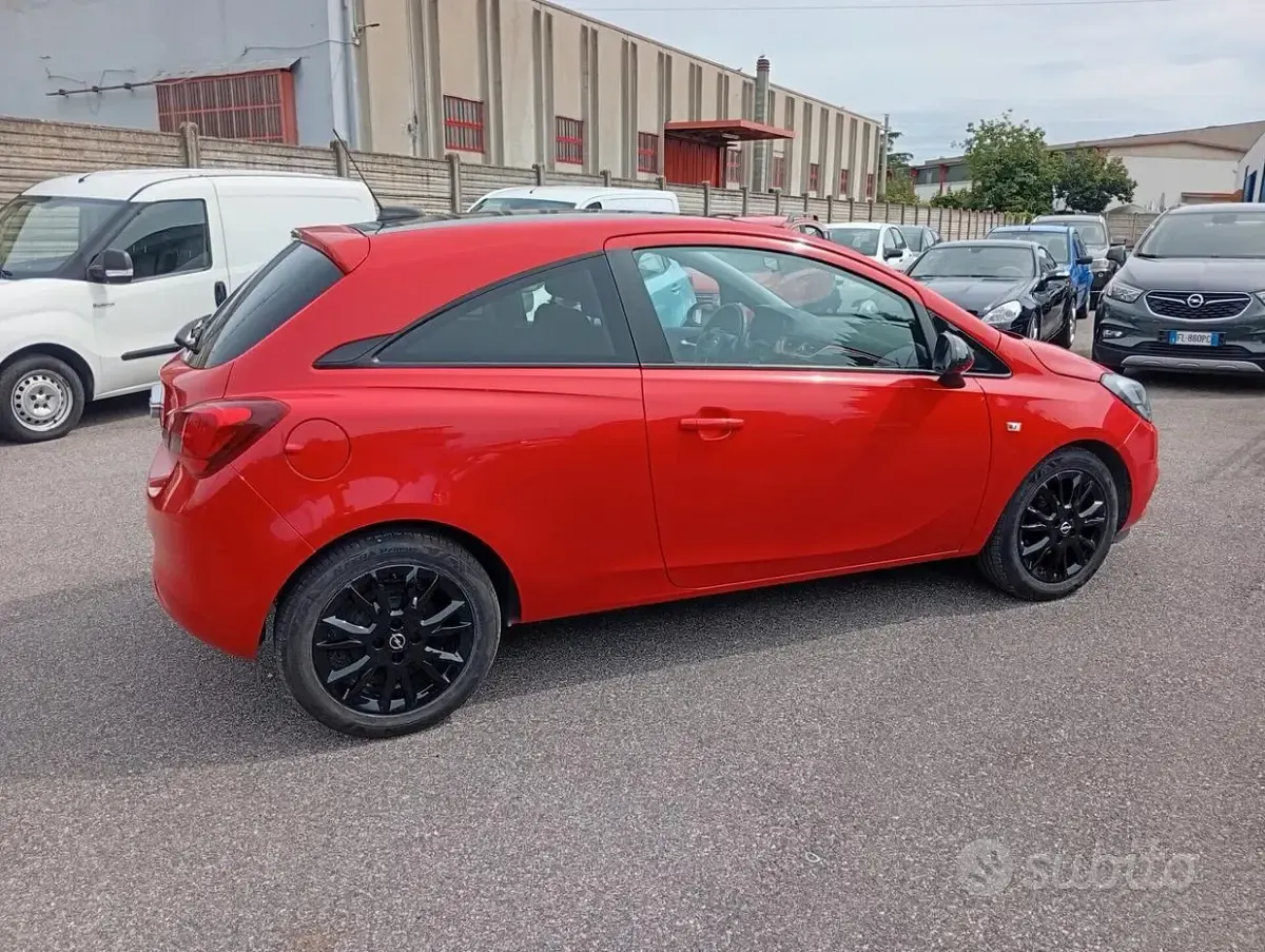 Usata Opel Corsa 90 CV (66 kW) 2017 Rosso Utilitaria