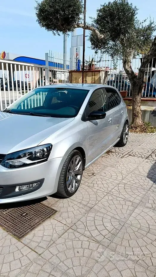 Usata VW Polo Comfortline 75 CV (55 kW) 2013 Grigio Utilitaria