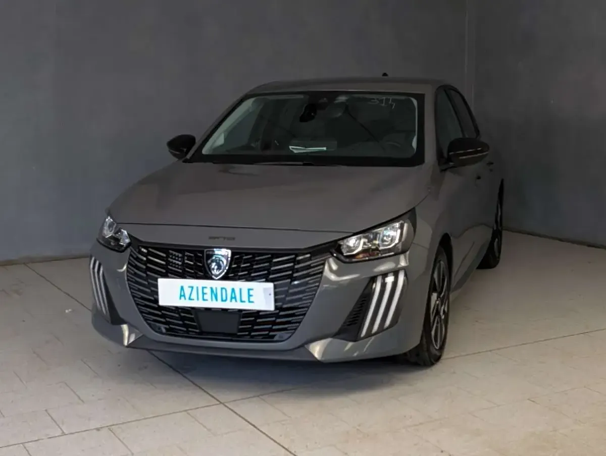 Usata Peugeot 208 Allure 101 CV (74 kW) 2025 Grigio Utilitaria