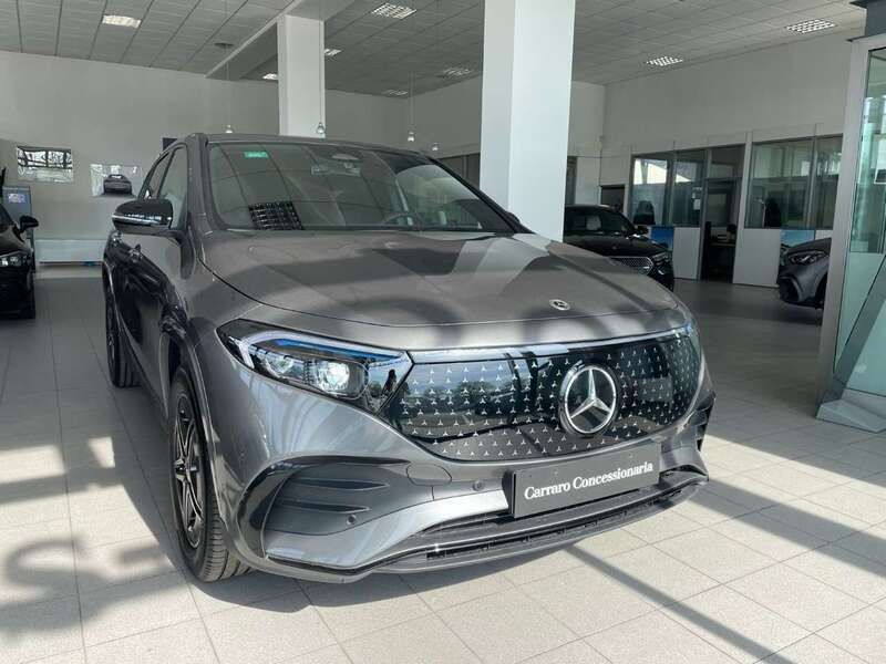 Grigio montagna Usata 2024 Mercedes EQA250+ Advanced Plus SUV | 38.200 € (Molto cara) - Immagine 1/4