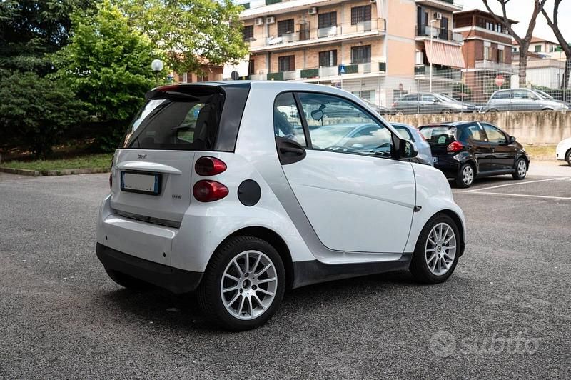 Usata Smart ForTwo Coupé Passion 71 CV (52 kW) 2009 Bianco Coupé