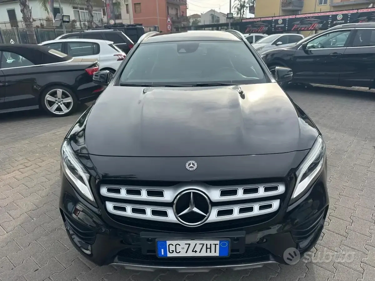 Usata Mercedes GLA200 Premium 136 CV (100 kW) 2019 Nero SUV