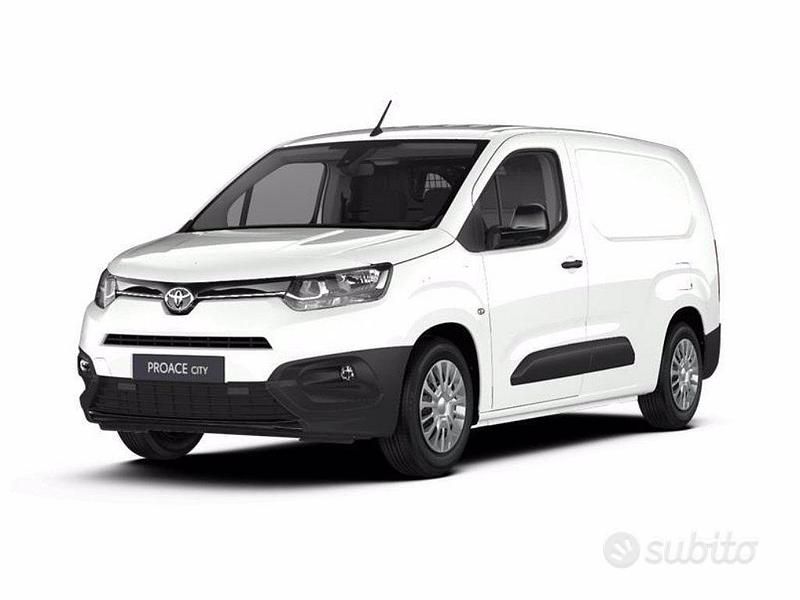 Usata Toyota Proace City City 100 CV (73 kW) 2024 Bianco Monovolume