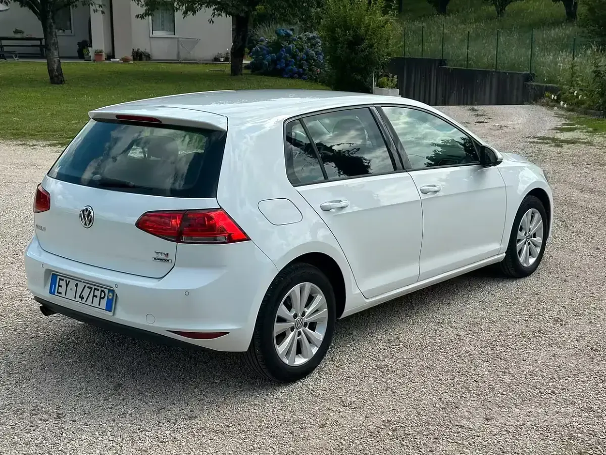 Usata VW Golf VII Comfortline 105 CV (77 kW) 2015 Bianco Berlina