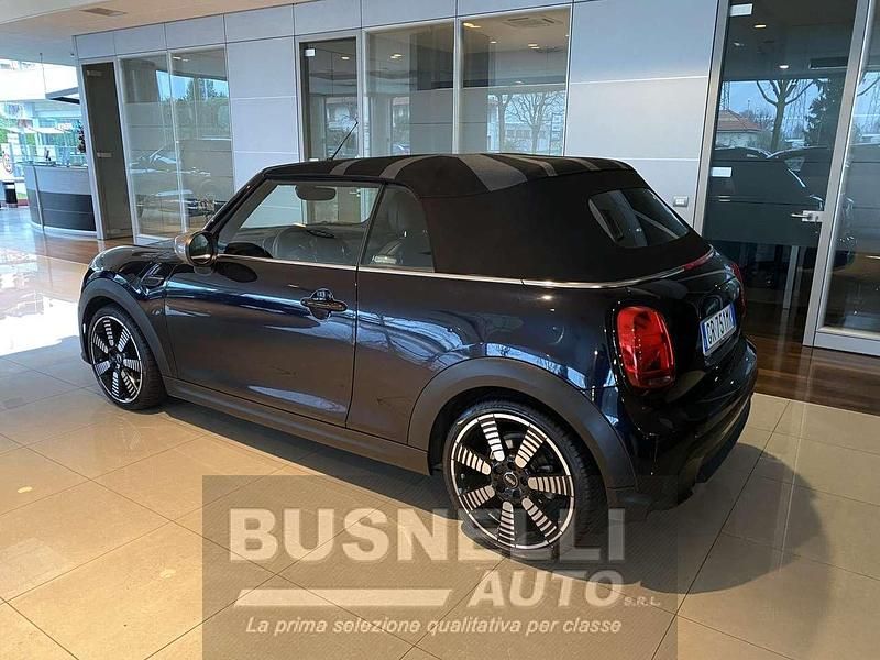 Usata Mini Cooper Cabriolet Premium Plus 136 CV (100 kW) 2023 Enigmatic black Cabrio