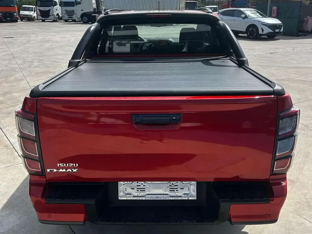 Usata Isuzu D-Max 165 CV (121 kW) 2026 Arancione Pick-up