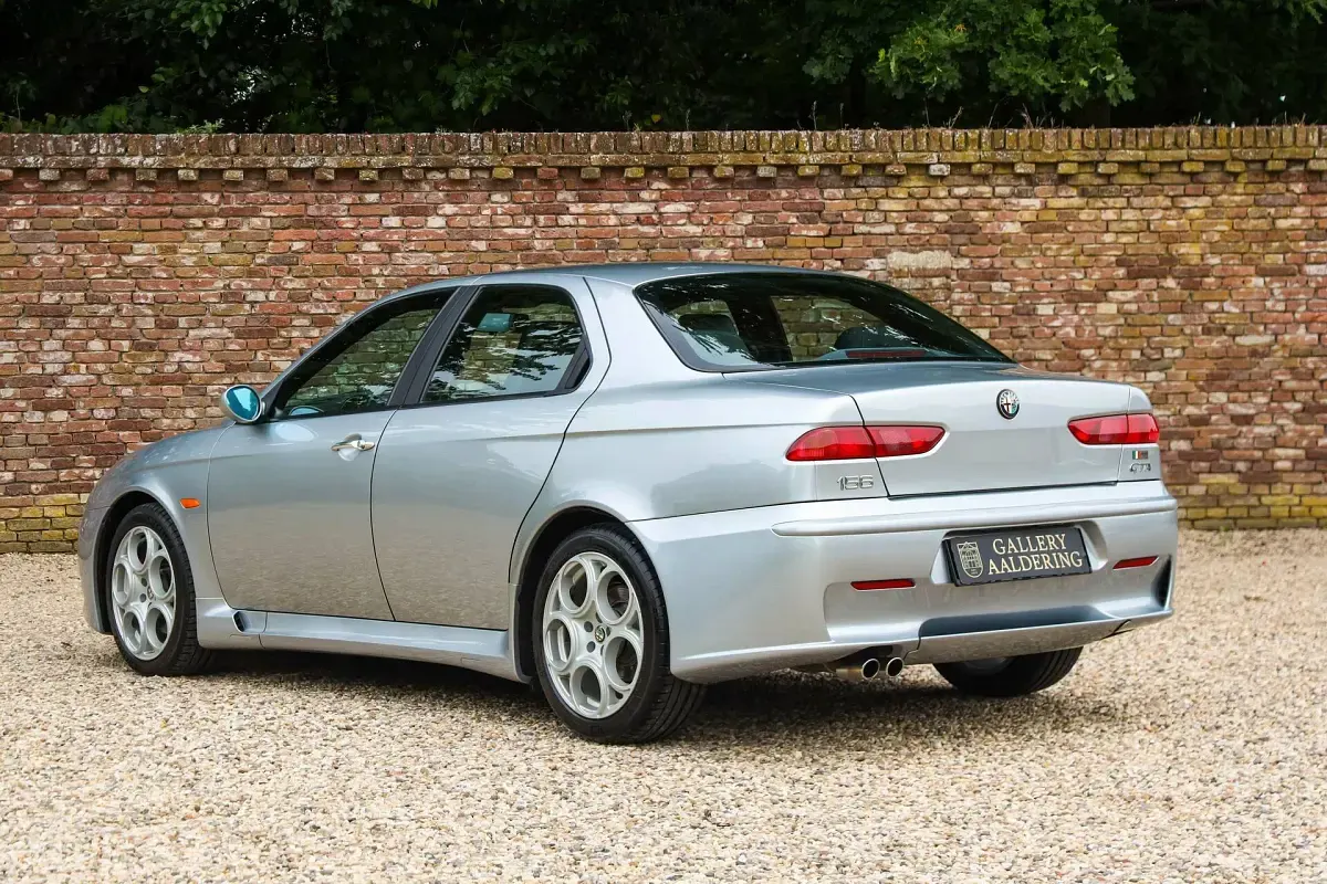 Usata Alfa Romeo 156 GTA 250 CV (183 kW) 2004 Argento Berlina