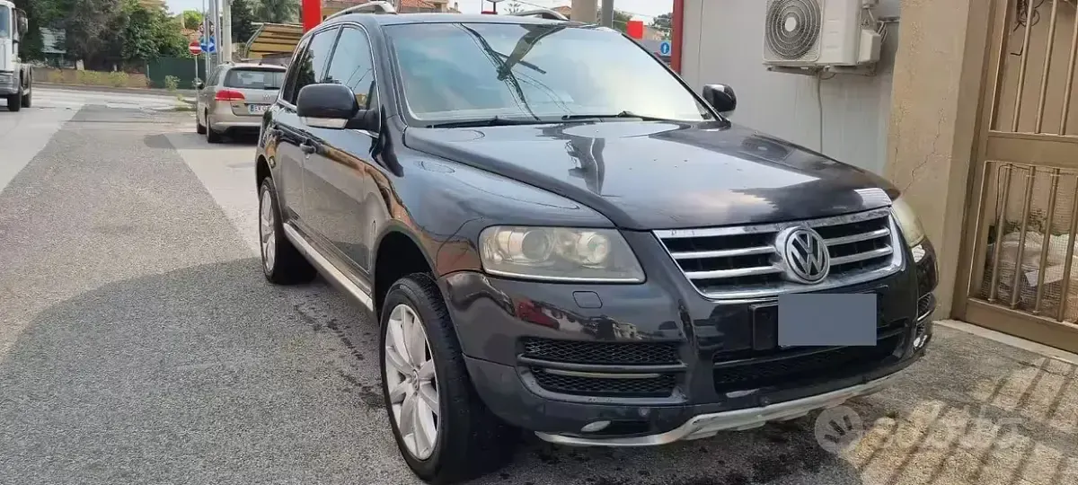 Usata VW Touareg 174 CV (127 kW) 2006 Nero SUV