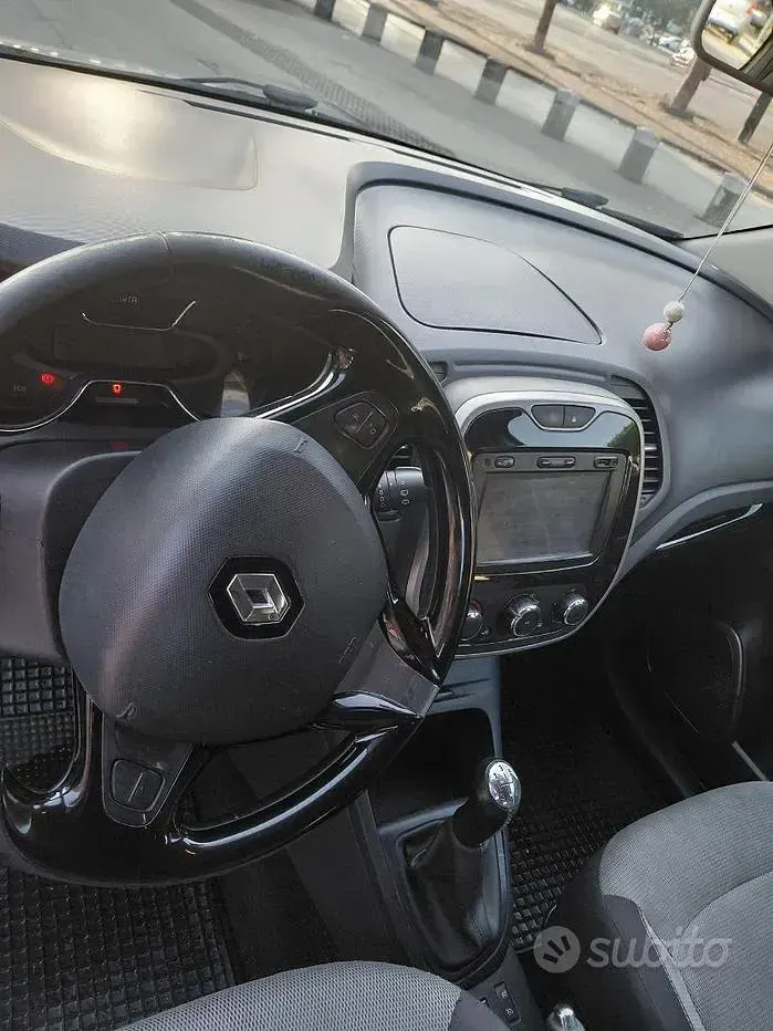 Usata Renault Captur 90 CV (66 kW) 2015 Grigio SUV