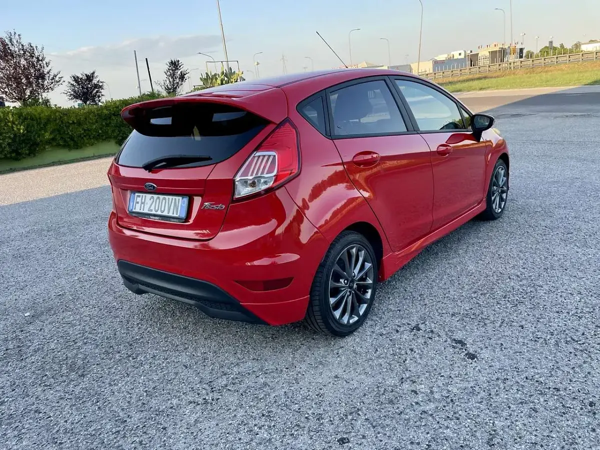 Usata Ford Fiesta ST-Line 75 CV (55 kW) 2017 Other Utilitaria