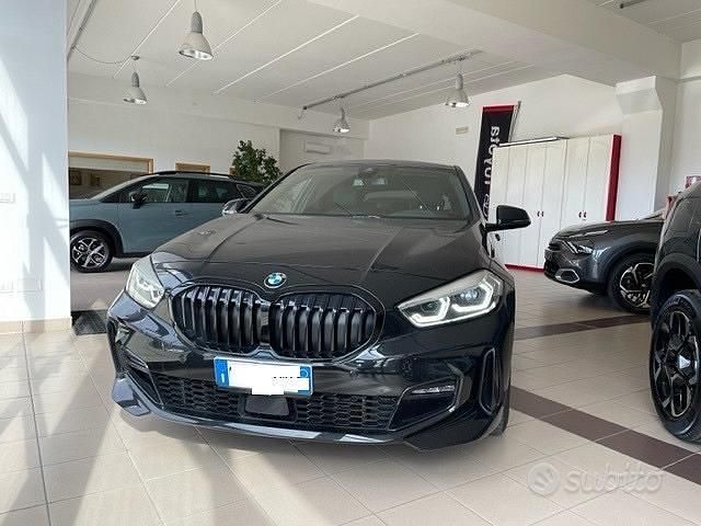 Usata BMW 116 M Sport 116 CV (85 kW) 2022 Nero Utilitaria