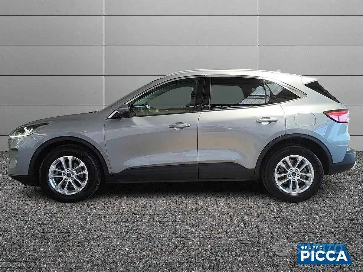 Usata Ford Kuga Titanium 120 CV (88 kW) 2022 Marrone SUV