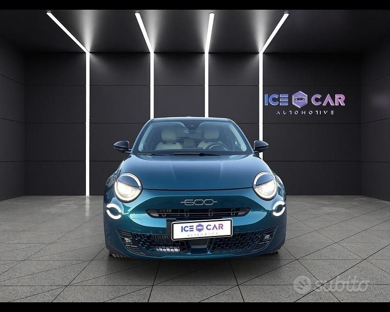 Usata Fiat 600 La Prima 110 CV (80 kW) 2025 Verde SUV