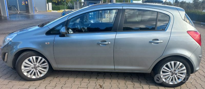 Grigio Usata 2013 Opel Corsa Due volumi | 600 € (Super prezzo) - Immagine 1/4