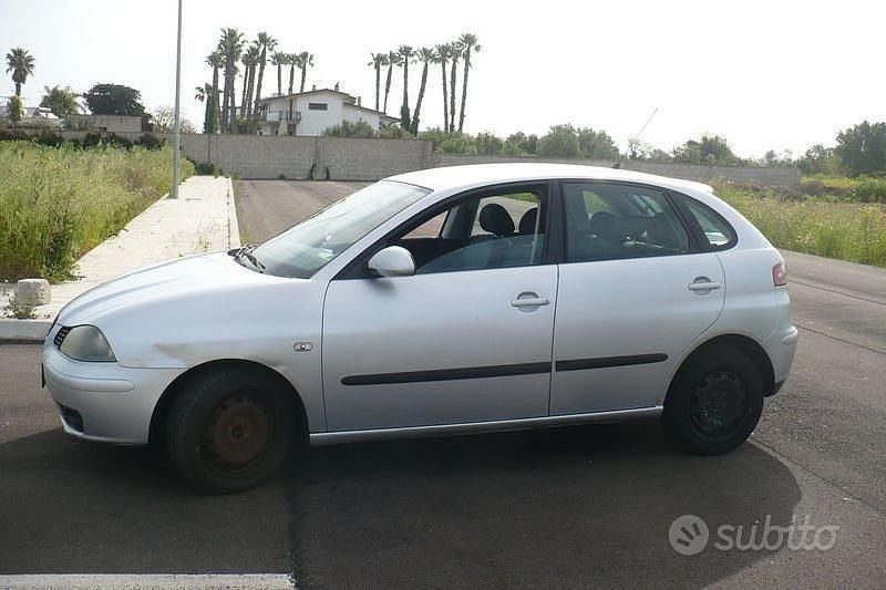 Second-hand Seat Ibiza Stylance 75 CP (55 kW) 2004 Gri Hatchback