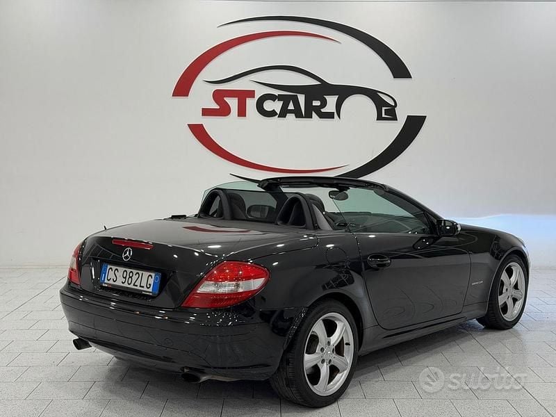 Usata Mercedes SLK200 163 CV (119 kW) 2005 Nero Cabrio