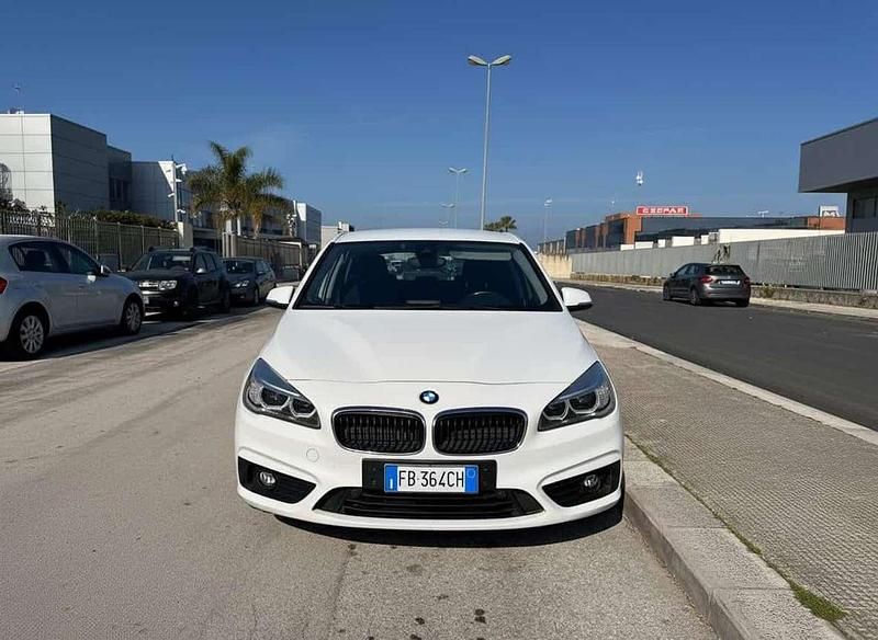 Usata BMW 216 Active Tourer Advantage 116 CV (85 kW) 2015 Bianco Monovolume