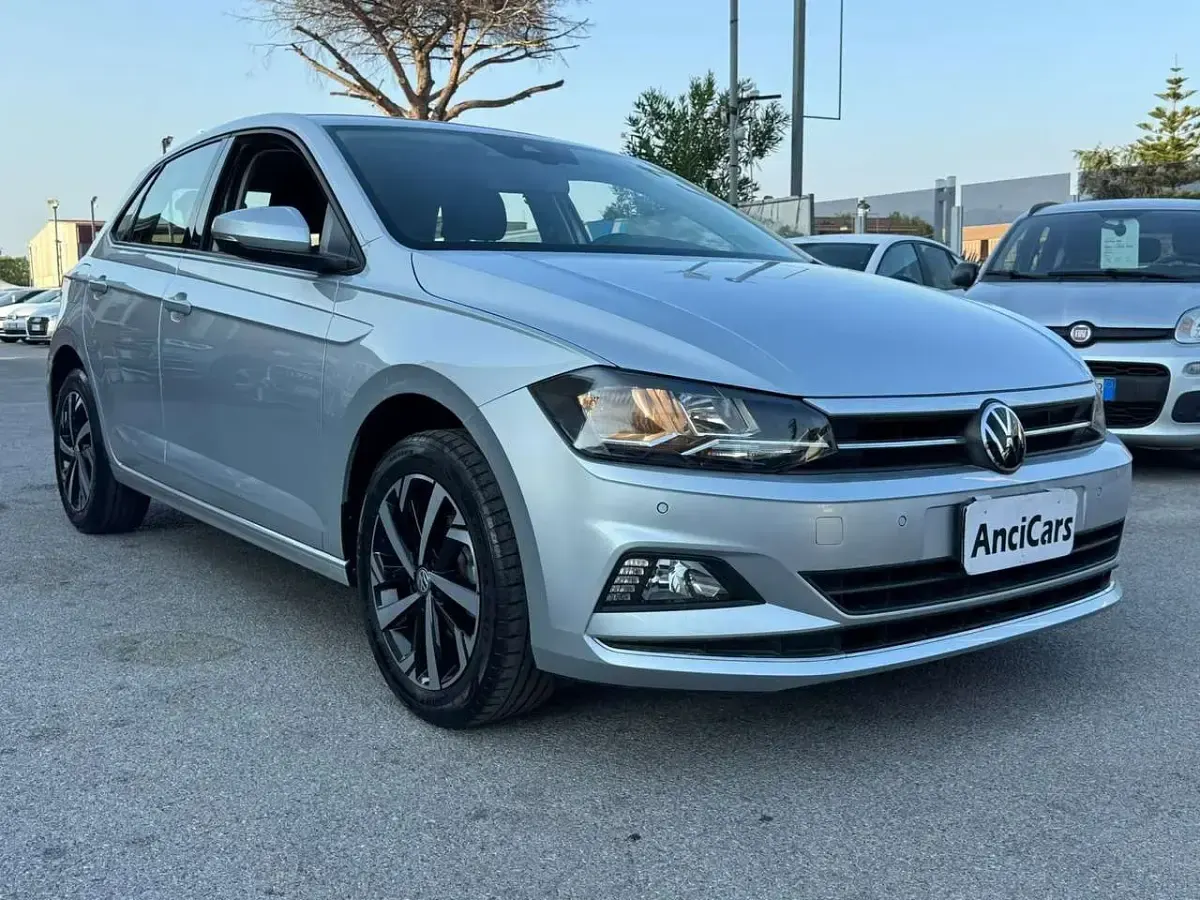 Usata VW Polo Highline 90 CV (66 kW) 2021 Argento Utilitaria