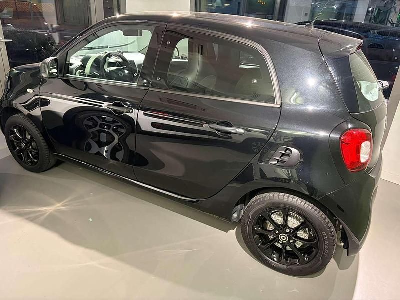 Usata Smart ForFour 71 CV (52 kW) 2019 Nero Utilitaria